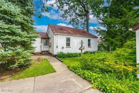 Exterior - 3736 10th St SW, Canton, OH 44710 photo 4 of 5