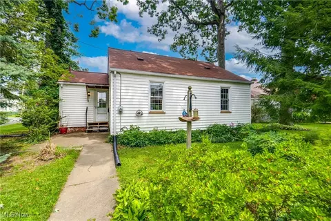 Exterior - 3736 10th St SW, Canton, OH 44710 photo 5 of 5
