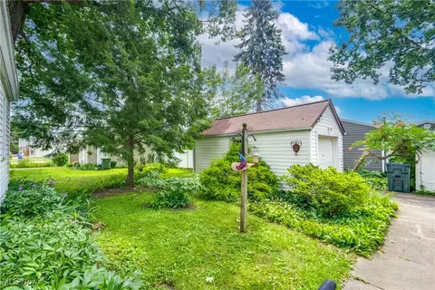 Exterior - 3736 10th St SW, Canton, OH 44710 photo 3 of 5