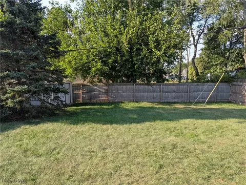 Exterior - 2111 40th St NE, Canton, OH 44705 photo 1 of 3