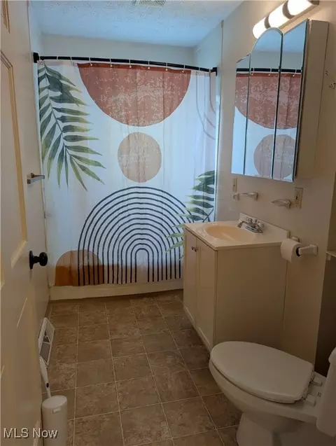 Bath - 2111 40th St NE, Canton, OH 44705 photo 1 of 1