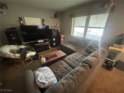 9008 Wilverne Dr, Windham, OH 44288 photo 2