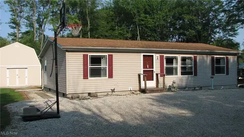 10593 N Martin Dr, Linesville, PA 16424