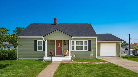 1632 Spruce St, Zanesville, OH 43701