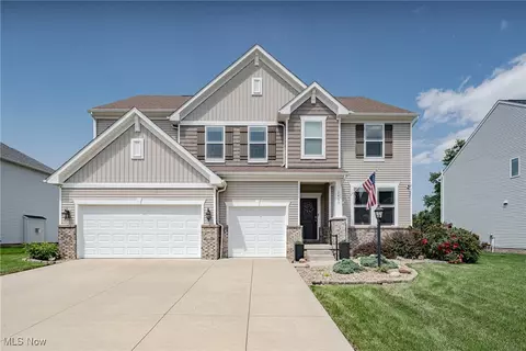 2465 Voyager Cir, Seven Hills, OH 44131