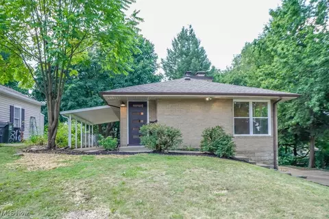 3828 Bellwood Dr NW, Canton, OH 44708
