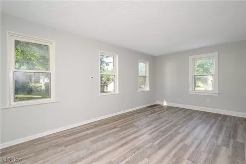 79 Weil Ave, Akron, OH 44319 photo 18