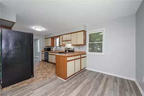 79 Weil Ave, Akron, OH 44319 photo 12
