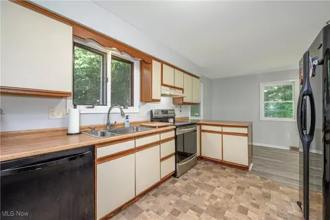 79 Weil Ave, Akron, OH 44319 photo 10