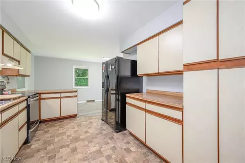79 Weil Ave, Akron, OH 44319 photo 9