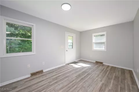 79 Weil Ave, Akron, OH 44319 photo 13