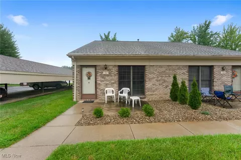 1707 Westhampton Dr, Austintown, OH 44515