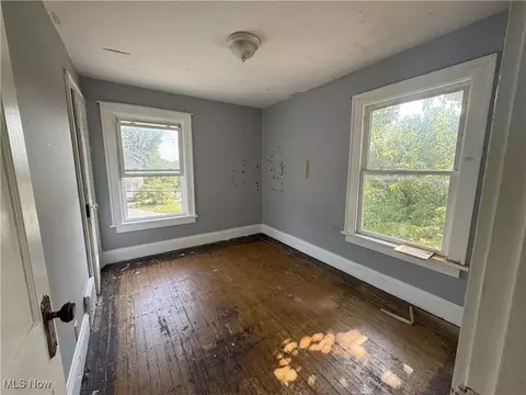 Bedroom - 61 E Ido Ave, Akron, OH 44301 photo 4 of 6