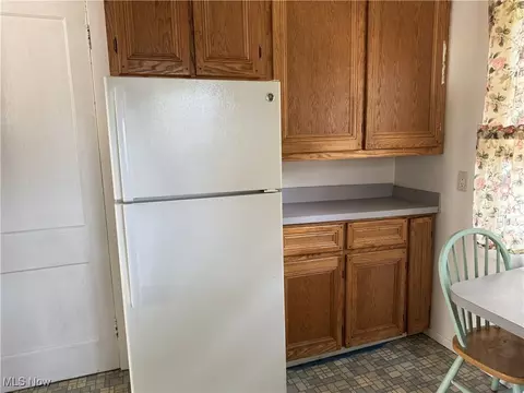 Kitchen - 61 E Ido Ave, Akron, OH 44301 photo 3 of 4