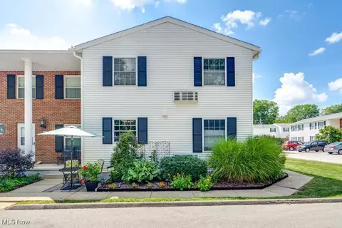 1491 Munroe Fls, Cuyahoga Falls, OH 44221