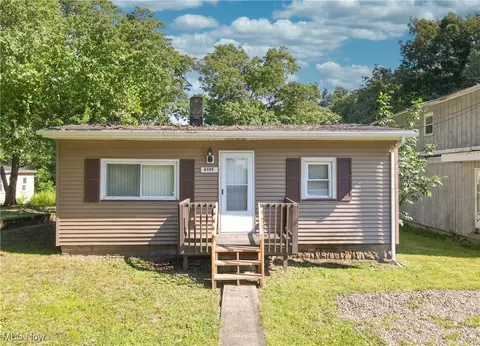 3855 Hopkinson Ave, Ravenna, OH 44266