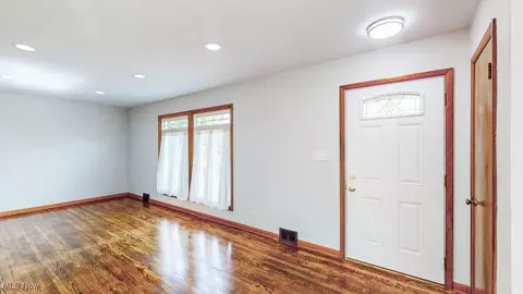 162 E Ralston Ave, Akron, OH 44301 photo 9