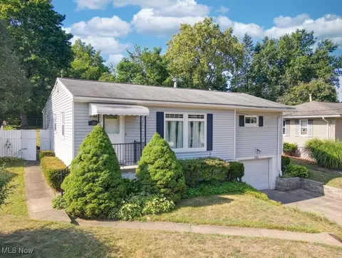 162 E Ralston Ave, Akron, OH 44301 photo 2