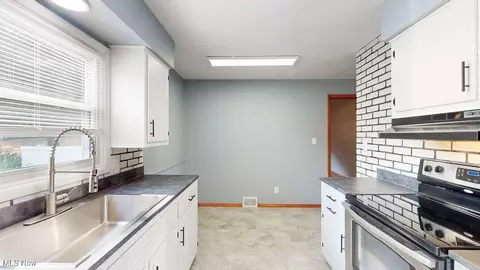 162 E Ralston Ave, Akron, OH 44301 photo 13