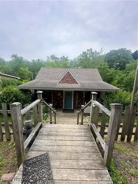 231 Pine St, Weirton, WV 26062