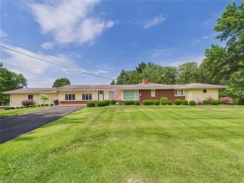 67130 Country Club Rd, Saint Clairsville, OH 43950