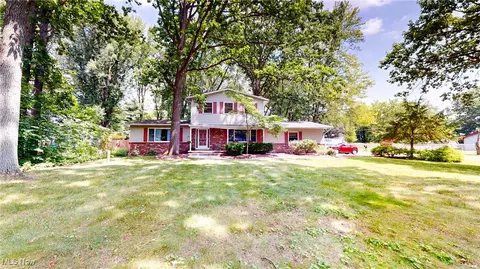 4237 Springdale Rd, Uniontown, OH 44685