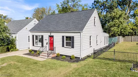 20813 Hansen Rd, Maple Heights, OH 44137