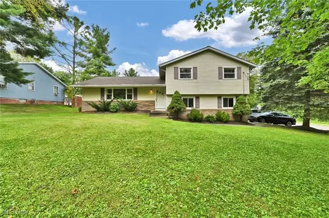 11288 Drake Rd, North Royalton, OH 44133