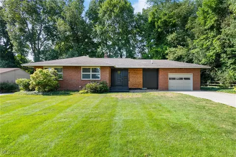 2388 Banbury Rd, Akron, OH 44333