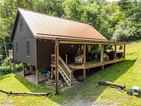 39280 W Captina Hwy, Barnesville, OH 43713