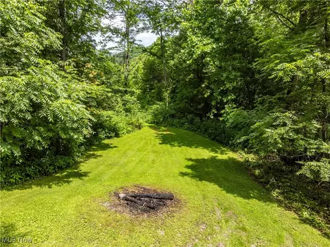 Exterior - 39280 W Captina Hwy, Barnesville, OH 43713 photo 8 of 12