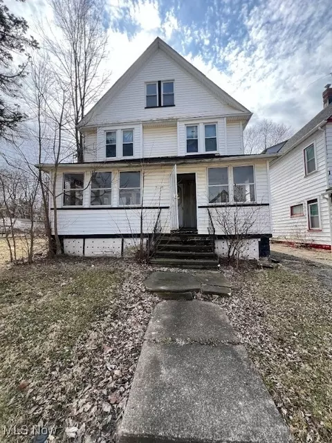 9618 Raymond Ave, Cleveland, OH 44104