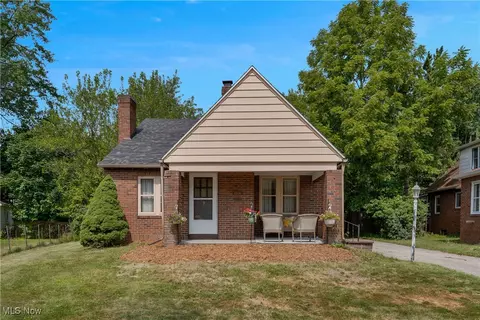 3946 Sunset Dr, Boardman, OH 44512