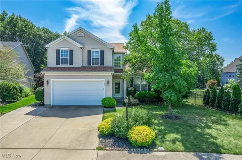 27349 Wheaton Pl, Olmsted Twp, OH 44138