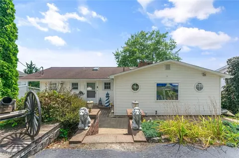 32921 Lakeside Dr, Hanoverton, OH 44423