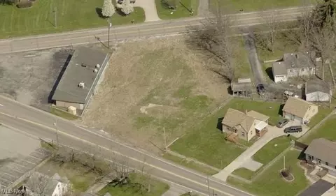 814 State Rd NW, Warren, OH 44483