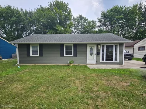 927 West Dr, Sheffield Lake, OH 44054