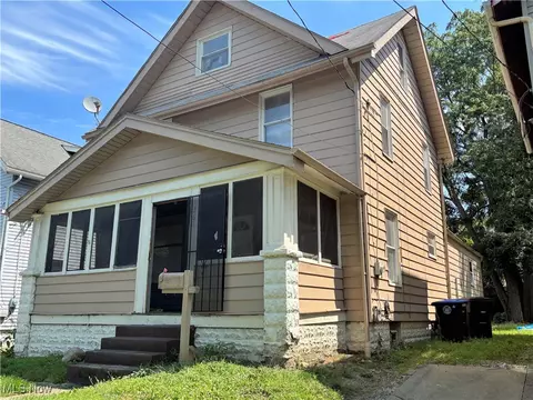 567 Garry Rd, Akron, OH 44305