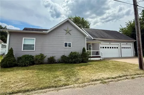 310 38th St, Vienna, WV 26105