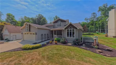 7017 Kirk Rd, Canfield, OH 44406