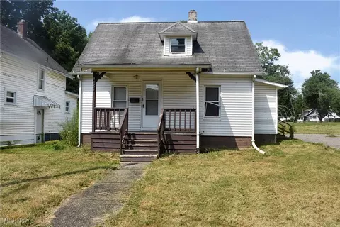 1181 Roberts Ave NW, Warren, OH 44485