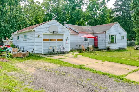1040 W 55th St, Ashtabula, OH 44004 photo 1