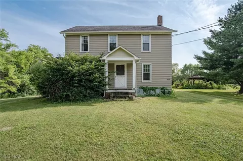13914 Aquilla Rd, Burton, OH 44021