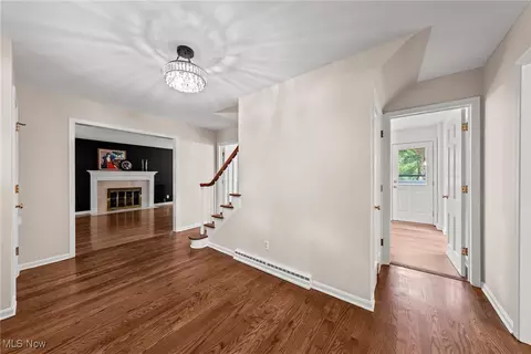756 Treecrest Dr, Akron, OH 44333 photo 6
