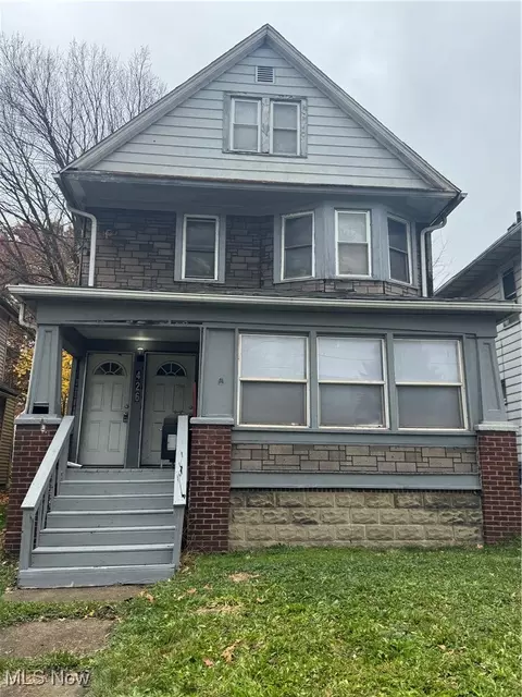 426 S Arlington St, Akron, OH 44306