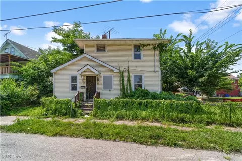7524 Aetna Rd, Cleveland, OH 44105