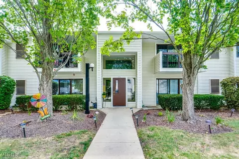 2995 N Bay Dr #I14, Westlake, OH 44145