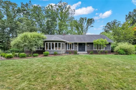 10340 Whitewood Rd, Brecksville, OH 44141