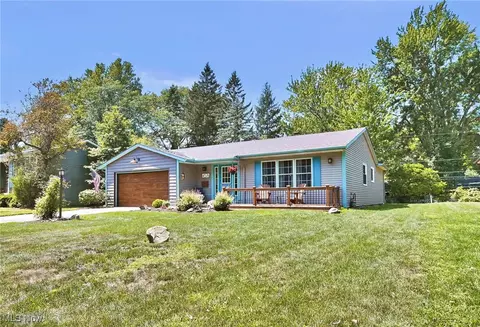 4576 Camellia Ln, North Olmsted, OH 44070