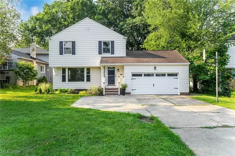 23304 Cedar Rd, Beachwood, OH 44122